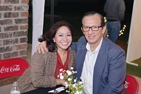 11122016 EN PAREJA.  Georgina y Luis.