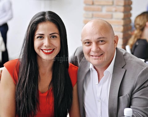 12122016 EN PAREJA.  Tania y Richo.