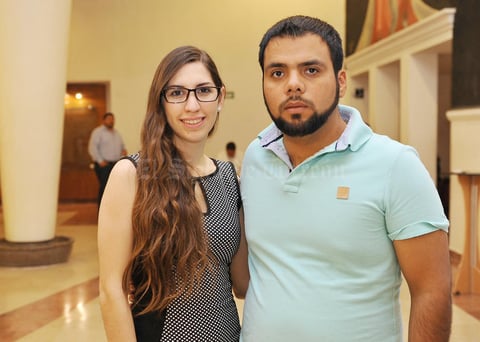 17122016 EN PAREJA.  Gala y Moisés.