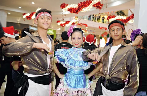 19122016 Iván, Melissa y Carlos.