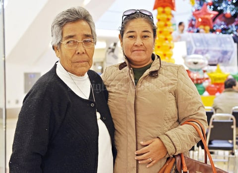 19122016 Mayela y María.