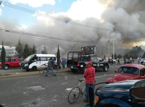 La Policía Federal también se sumó a las labores de apoyo tras la emergencia.