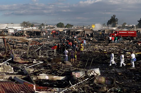 Una fuerte detonación se registró en el mercado pirotécnico de San Pablito ubicado en Tultepec.