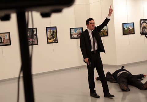 19 de diciembre. Andréi Karlov | El embajador ruso en Turquía fue asesinado mientras acudía a una exposición artística en Ankara.