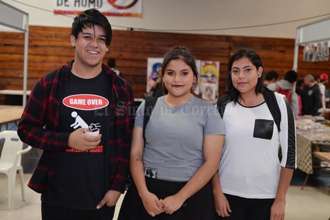 22122016 René, Paty y Karen.