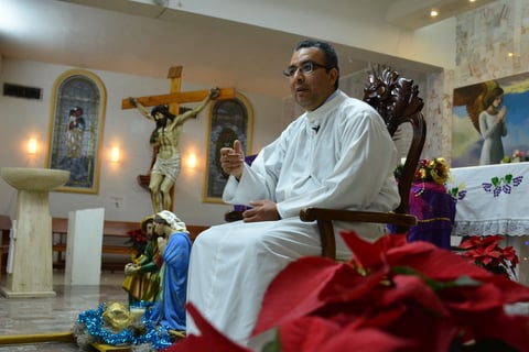 las tradicionales posadas que realizan los colonos son en compañía del padre Rafael López, capellán en la Divina Providencia, quien recordó que las posadas, fueron una herramienta utilizada por los primeros evangelizadores para enseñar a niños y adultos, el camino que recorrieron José y María para llegar a Belén, en donde nacería su hijo Jesús.