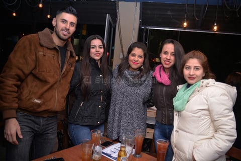 Ernesto, Cynthia, Ilse, Karla y Anita