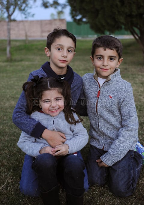 José León, Juan Pablo y Valeria