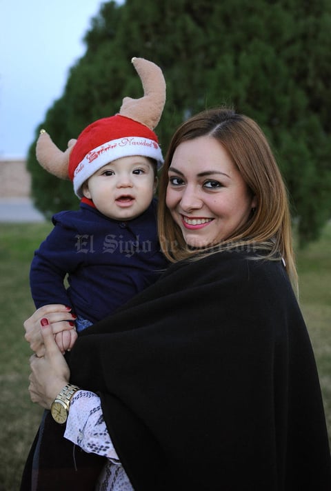 Mirna con su hijo, Carlitos
