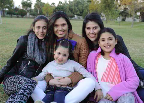 Sofía, Andrea, Marisofi, Marian y Elena
