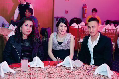 26122016 Rosario, Sarahí y Jonathan.