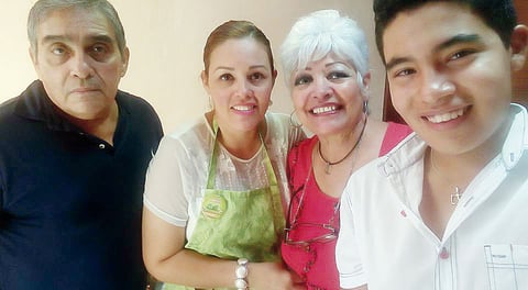29122016 Vicente, Gaby, Cuquis y Memo.