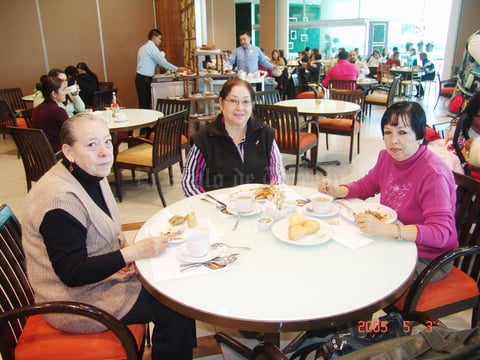 29122016 Lupita, Cande y Juanita.