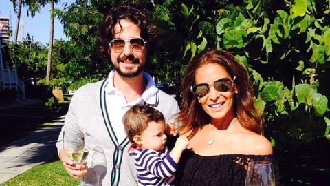 En el 2015 Lorena Rojas dejó de respirar en Miami después de luchar contra un cáncer hepático que se le extendió por diversos órganos del cuerpo. El sufrimiento no fue sólo para su familia consanguínea sino también para su pareja Jorge Monje, con quien había adoptado a una pequeña que quedó en manos de su hermana Mayra.
El empresario español sufrió de una gran depresión por perderlas a ambas, por lo que cuando fue hallado sin vida se despertaron las versiones sobre su suicidio pues su propia publicista confesó que le había contado sus deseos. Su pérdida se dio a menos de un año de cumplirse el aniversario de la de Lorena, pero su familia prefirió recordarlo de manera amorosa y mantener su privacidad.