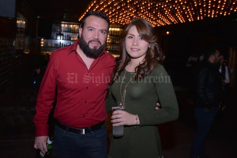 30122016 DE ANTRO.  Juan Manuel y Olga.