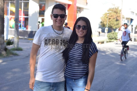 31122016 EN PASEO COLóN.  Sergio y Valeria.
