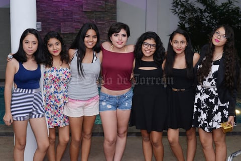 01012017 EN LOS XV DE DAFNE.  Adriana, Monse, Dibana, Dafne, Karen, Yazmín y Fátima.