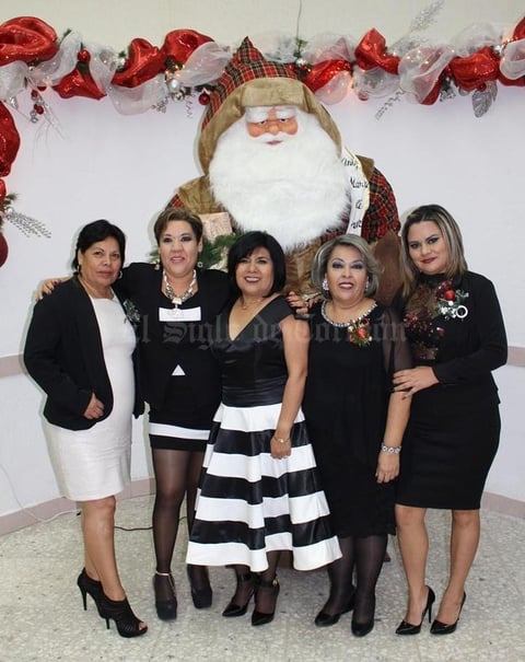 02012017 FIESTA NAVIDEñA.  Gaby, Lily, Sarita, Olivia y Amayrani.