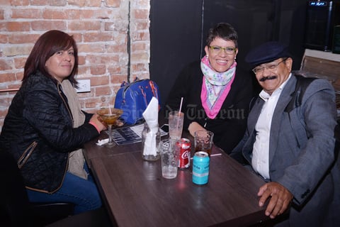 04012017 Laura, Ana Miriam y Francisco.