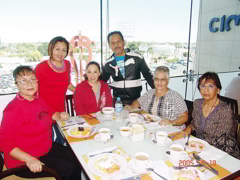 05012017 Fabiola, María de la Luz, Irma, Ricardo, Susan y Hortencia.