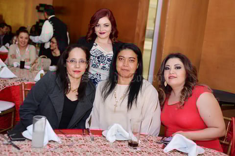 05012017 EN RECIENTE FESTEJO.  Cecilia, Perla, Ángeles y Selmi.
