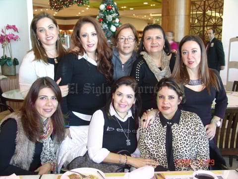 07012017 EN LA TERRAZZA.  Marilú, Luce, Alicia, Rocío, Claudia, Neda, Mónica y Rosy.