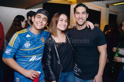 09012017 AMIGOS.  Roberto, Andrea y 'Cako'.