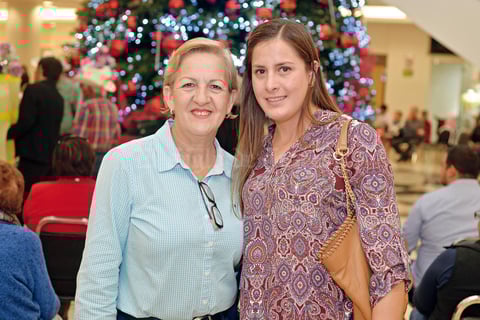 10012017 EN EL MALL.  Soledad y Alejandra.