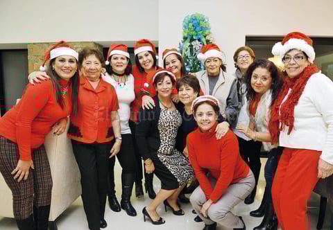 10012017 FELICES.  Amigas de corazón en reciente celebración.