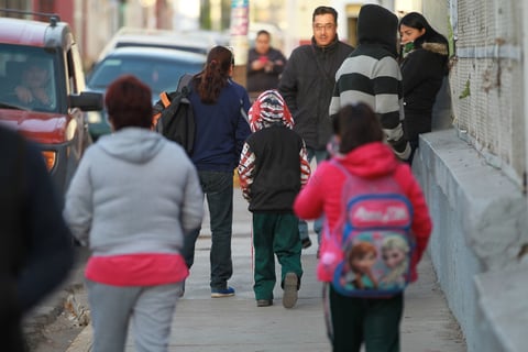 Es de mencionar que durante 2016 se atendió a casi 400 mil pacientes por enfermedades respiratorias agudas, de los cuales alrededor de 90 mil son niños, de acuerdo con datos de los Servicios de Salud.