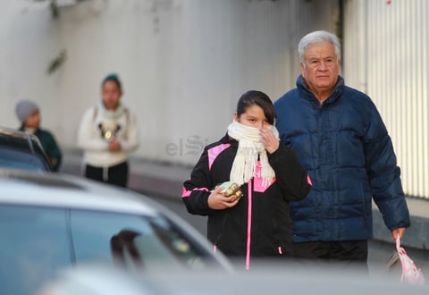 Recomiendan usar guantes, gorros, bufandas, calcetines gruesos, y en lo posible, chamarras que eviten el paso del agua, en caso de precipitaciones.