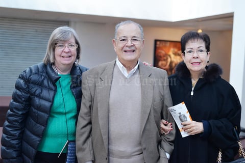11012017 Angélica, Ismael y María Eugenia.