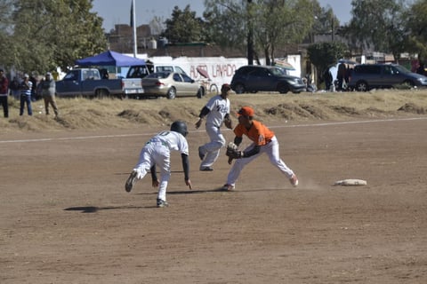 Los Pioneros sacaron la casta a primeras horas del domingo e igualaron la serie al ganar 10-6.