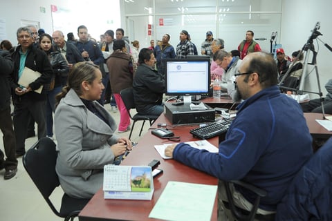 Además del tiempo que regularmente se emplea en estos trámites, los contribuyentes no reciben la orientación que necesitan.