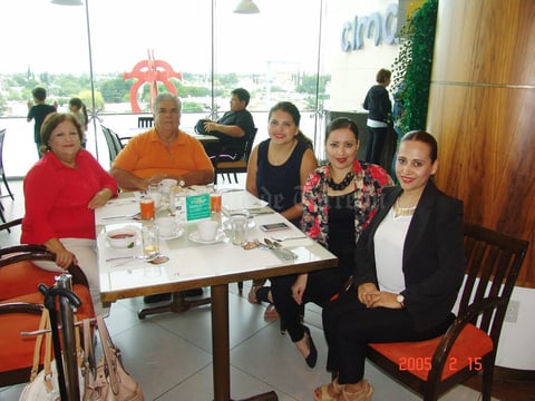 12012017 Gris, Daniela, Gaby, Tere, J. Ricardo y Carlos.