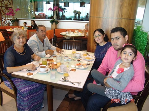 12012017 Rosy, Fidel, Nora, Sarah y Carlos.