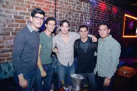 12012017 DIVERTIDA NOCHE.  Fernando, Fernando, Abraham, Carlos y José.