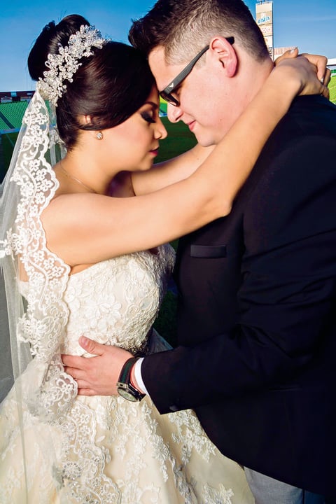 15012017 Karla Liliana Agüero Padilla y Gilberto Ramírez Muñoz contrajeron matrimonio en la Parroquia de Todos los Santos el 26 de noviembre de 2016.