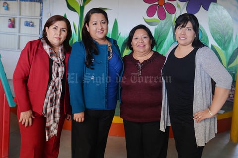 15012017 COMIDA DE PERSONAL.  Marcela, Isabel, Ana María y Laura.