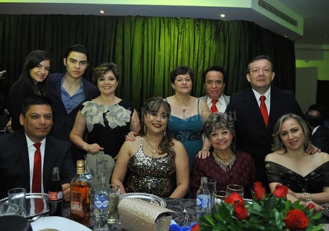 16012017 PRESENTES EN RECEPCIóN.  Mario Espinoza, María Jesús García de Espinoza, Graciela de León, Anastasio Antonio García García, Rosario de García, Graciela de León González, Jorge Cordero, Gustavo Reyes de León, Sofía Arellano Ruiz y Eva Alcalá.