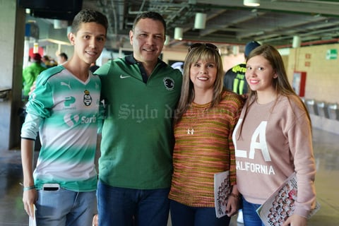 18012017 Luis Mario, Luis Mario, Marcela y Marianne.