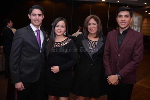 Cristian, Natalia, Alma y Alfredo