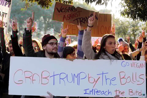 En Lisboa marcharon hombres y mujeres en contra de las políticas de Trump.