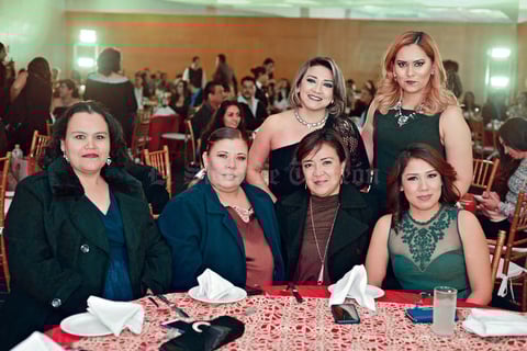 26012017 CONVIVEN.  Elizabeth, Anahí, Laura, Sandra, Cristina y Nidia.