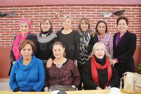 27012017 CELEBRA SU CUMPLEAñOS.  Elsa Bustamante acompañada de sus amigas cercanas.