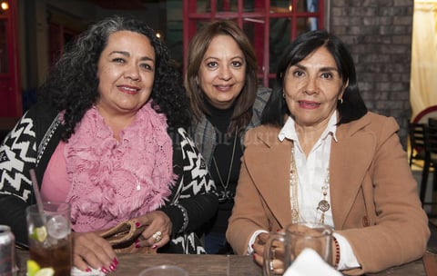 28012017 Lulú, Martha y Coco.