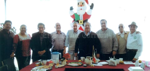28012017 Congreso Constituyente del Estado de La Laguna: Don Roberto Rodríguez, Lic. Carlos Vaca, C.P. Gustavo Puentes, Lic. Delfino Salinas, Sr. Antonio, Lic. Negrete, Sr. Ubaldo Guillén e integrantes procedentes de Matamoros, Coahuila, en su reunión decembrina.