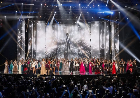 Steve Harvey se encargó de conducir el concurso, realizado en el Mall of Asia de Filipinas.