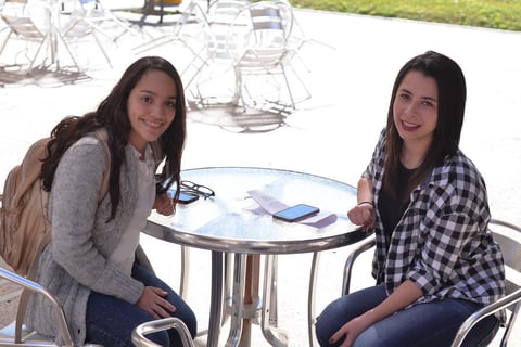 29012017 AMIGAS.  Aranza y Katia.