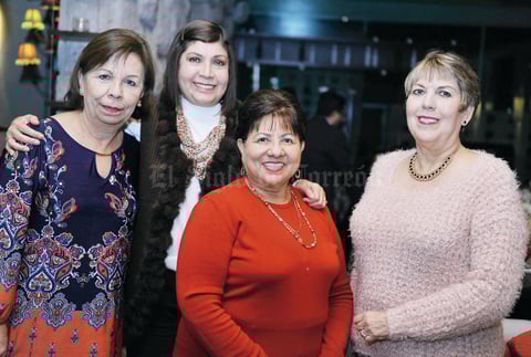 01022017 ENTRE AMIGAS.  Gloria, Elsa, Lupita y Ángeles.